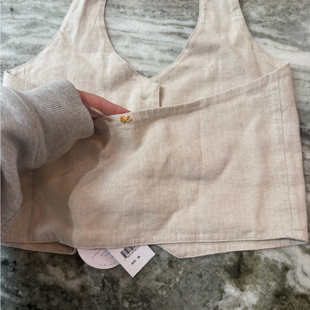 NWT PQ TAN PAYTON LINEN VEST
Size Small - Picture 10 of 12
